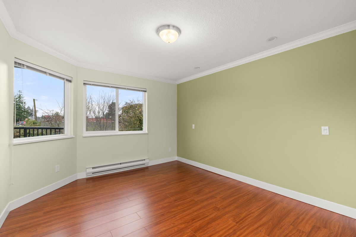 Laundry Room Photo of 209 32044 Old Yale Road, Abbotsford, BC