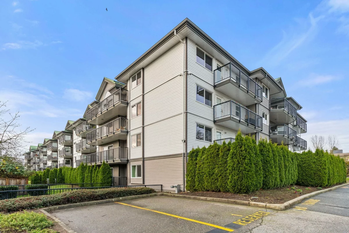 Living Room Photo of 209 32044 Old Yale Road, Abbotsford, BC