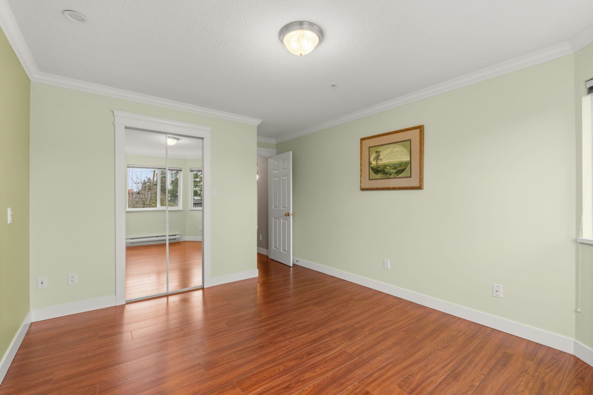 Mudroom Photo of 209 32044 Old Yale Road, Abbotsford, BC