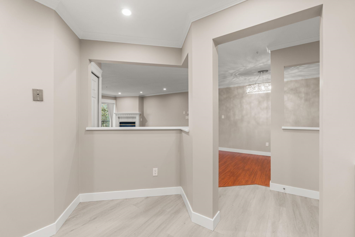 Powder Room Photo of 209 32044 Old Yale Road, Abbotsford, BC