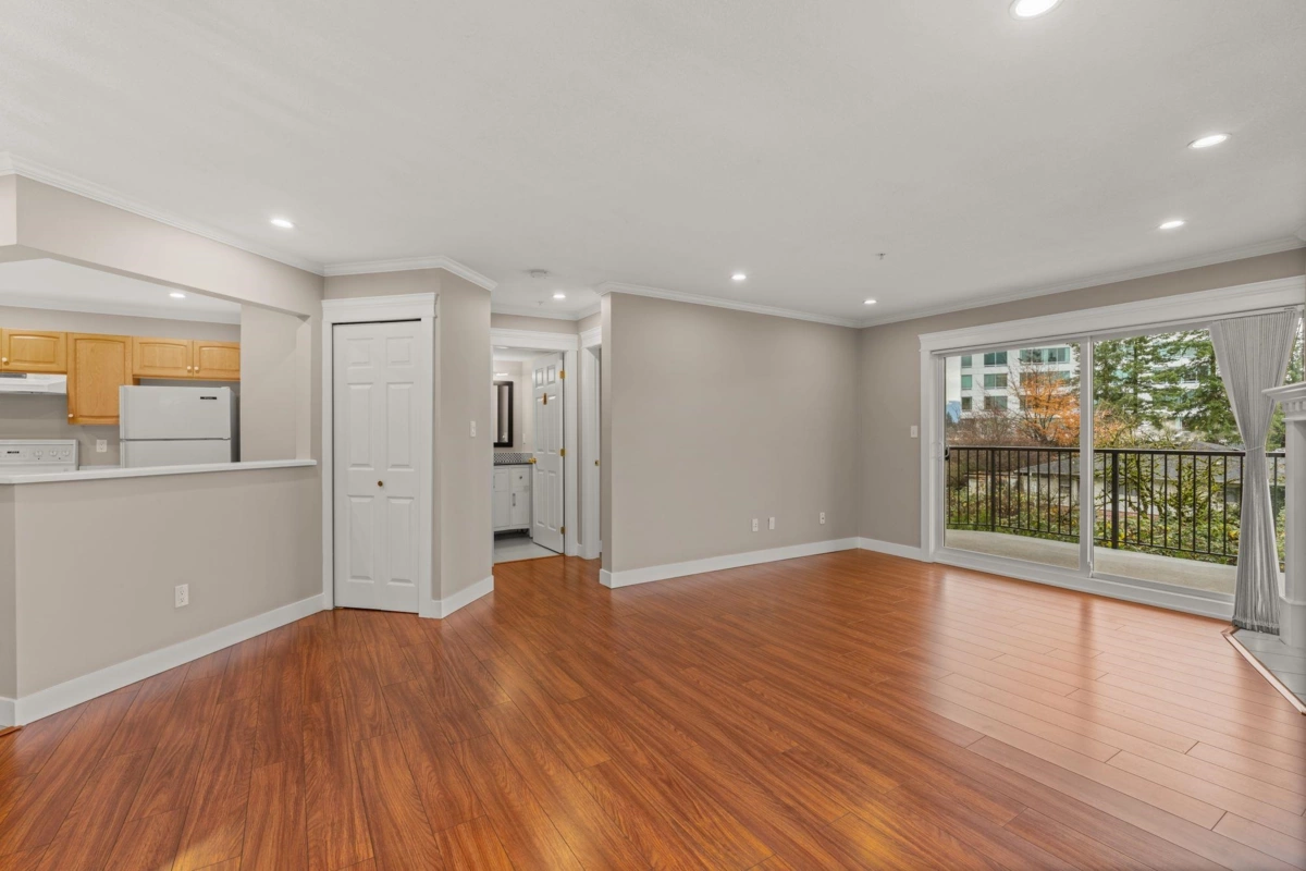 Primary Bedroom Photo of 209 32044 Old Yale Road, Abbotsford, BC