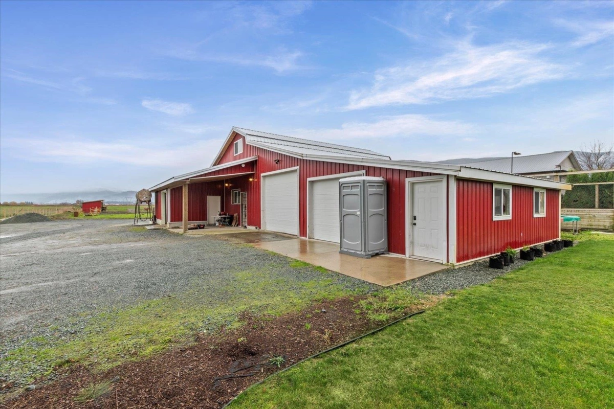 Front Yard Photo of 5844 Blackburn Road, Chilliwack, BC