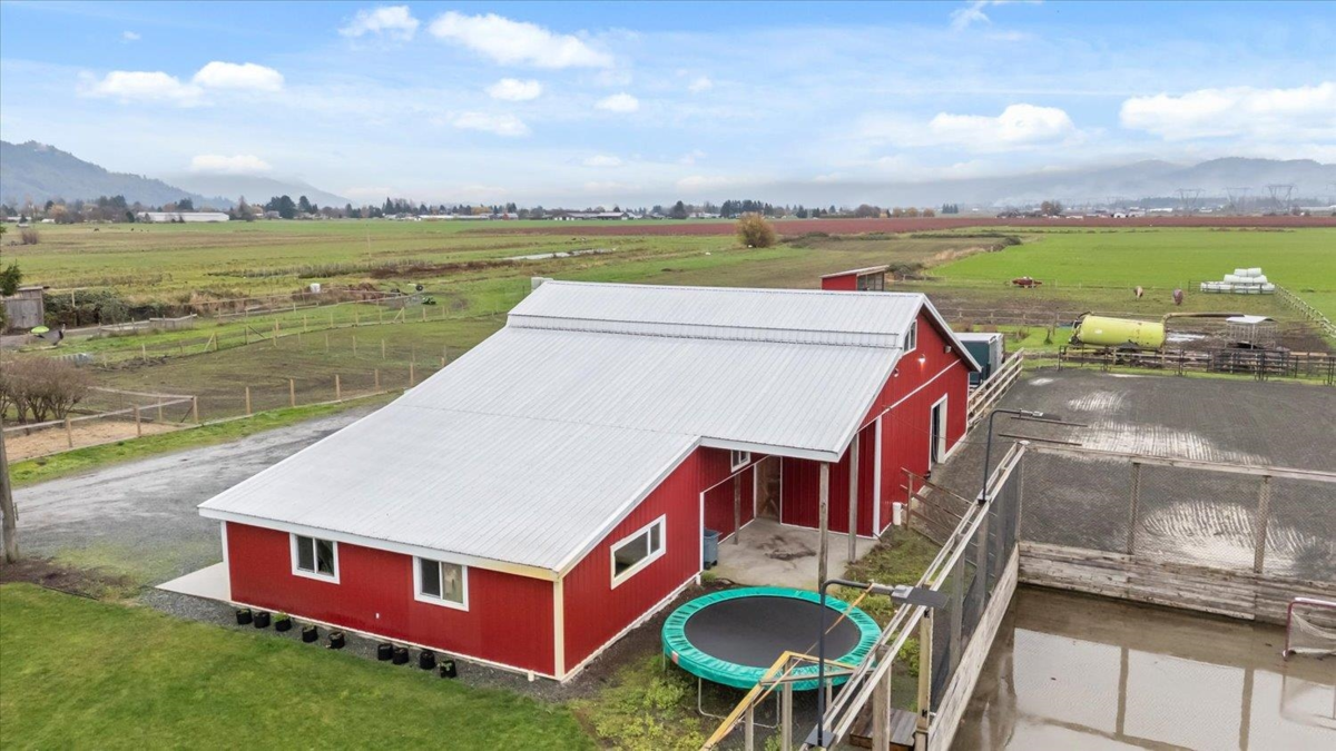 Garden / Landscaping Photo of 5844 Blackburn Road, Chilliwack, BC