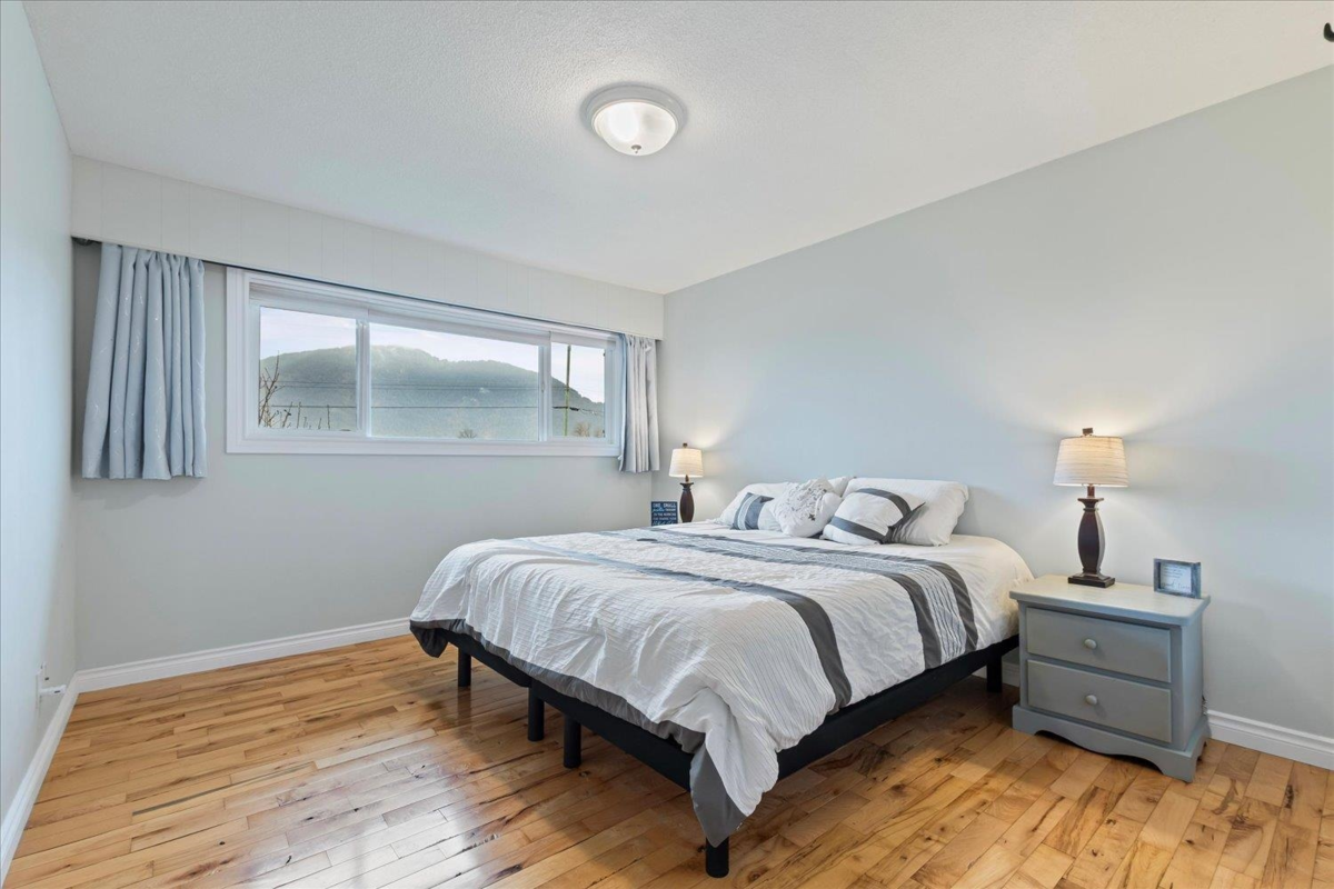 Primary Bathroom Photo of 5844 Blackburn Road, Chilliwack, BC