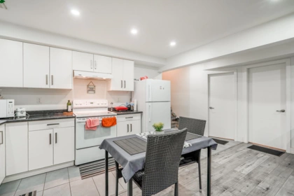 Hot Tub / Spa Photo of 15270 84a Avenue, Surrey, BC