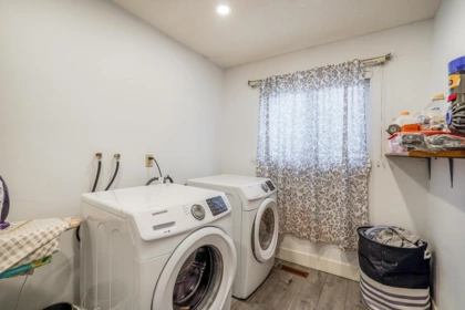 Mudroom Photo of 15270 84a Avenue, Surrey, BC