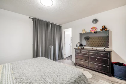 Powder Room Photo of 15270 84a Avenue, Surrey, BC