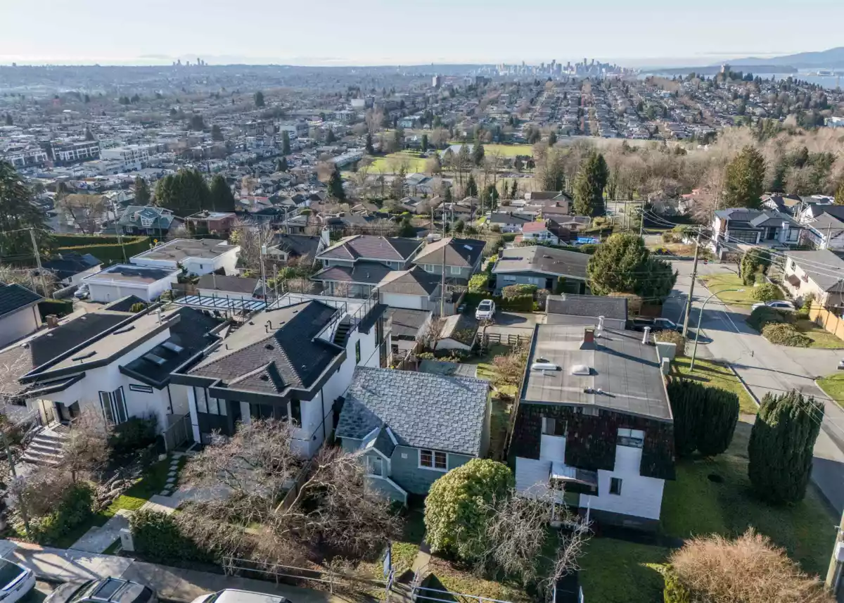 Hot Tub / Spa Photo of 11 Hythe Avenue, Burnaby, BC