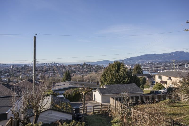 Swimming Pool Photo of 11 Hythe Avenue, Burnaby, BC