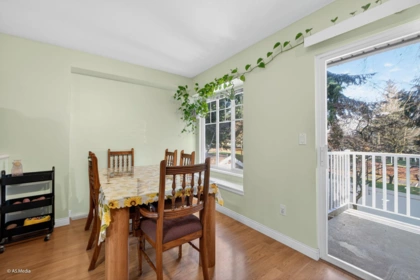 Breakfast Nook Photo of 18 12110 75a Avenue, Surrey, BC