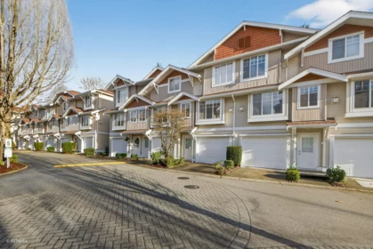 18 12110 75a Avenue, Surrey, BC