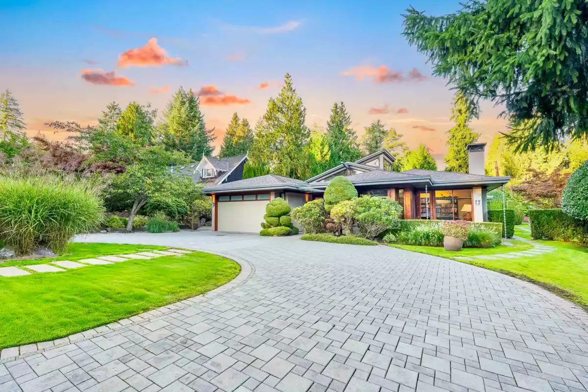 Exterior Front Photo of 389 Moyne Drive, West Vancouver, BC