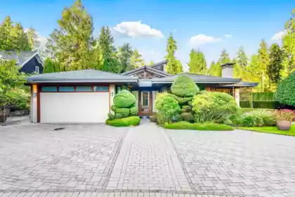 Family Room Photo of 389 Moyne Drive, West Vancouver, BC