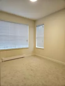 Walk-In Closet Photo of 139 488 Furness Street, New Westminster, BC
