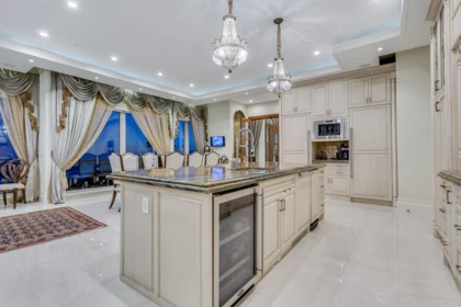 Mudroom Photo of 1175 Eyremount Drive, West Vancouver, BC