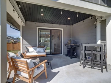 Basement Recreation Room Photo of 6078 Kingbird Avenue, Sechelt, BC