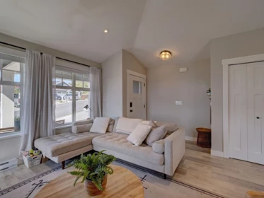 Breakfast Nook Photo of 6078 Kingbird Avenue, Sechelt, BC
