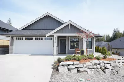 Garden / Landscaping Photo of 6078 Kingbird Avenue, Sechelt, BC