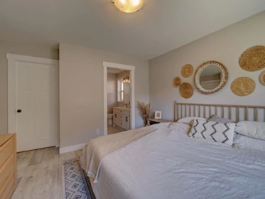 Hallway Photo of 6078 Kingbird Avenue, Sechelt, BC
