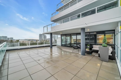 703 5766 Gilbert Road, Richmond, BC, Richmond — Apartment/Condo for sale