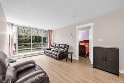 Kitchen Photo of 509 6733 Buswell Street, Richmond, BC