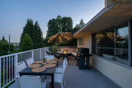 Hot Tub / Spa Photo of 1231 Cloverley Street, North Vancouver, BC