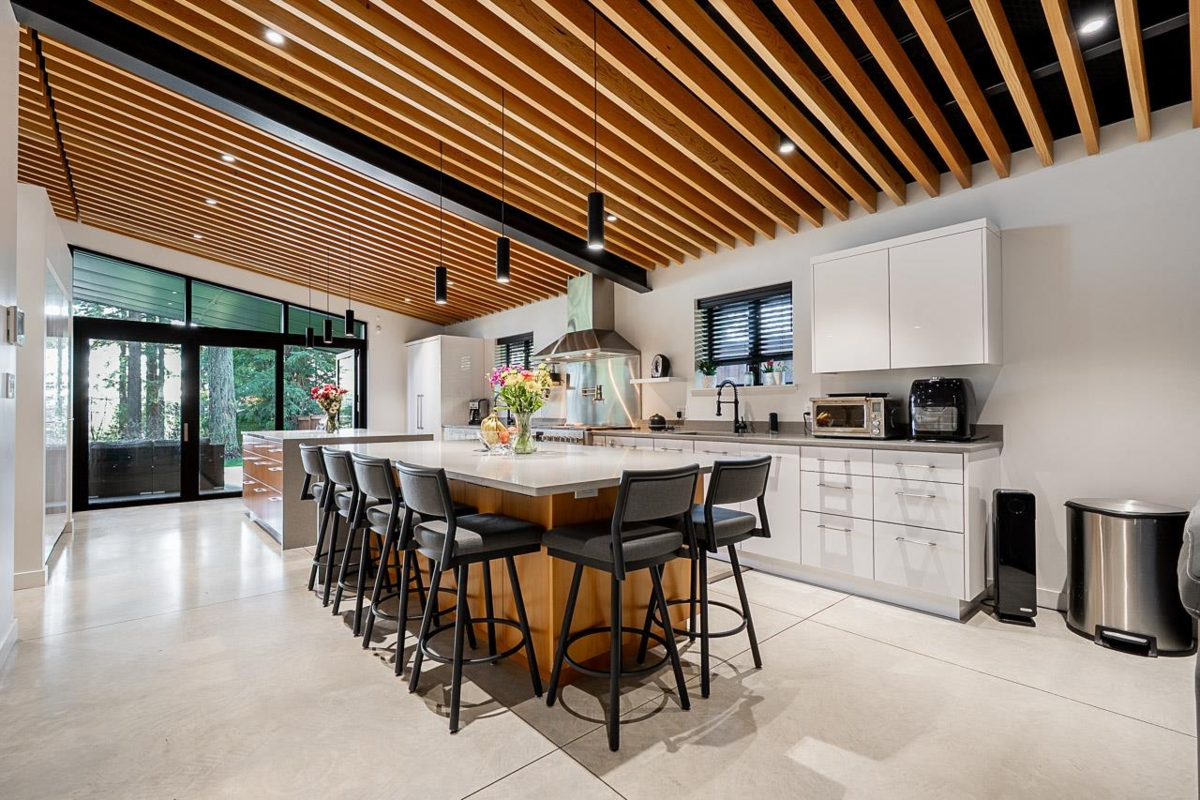 Breakfast Nook Photo of 2409 Windridge Drive, North Vancouver, BC