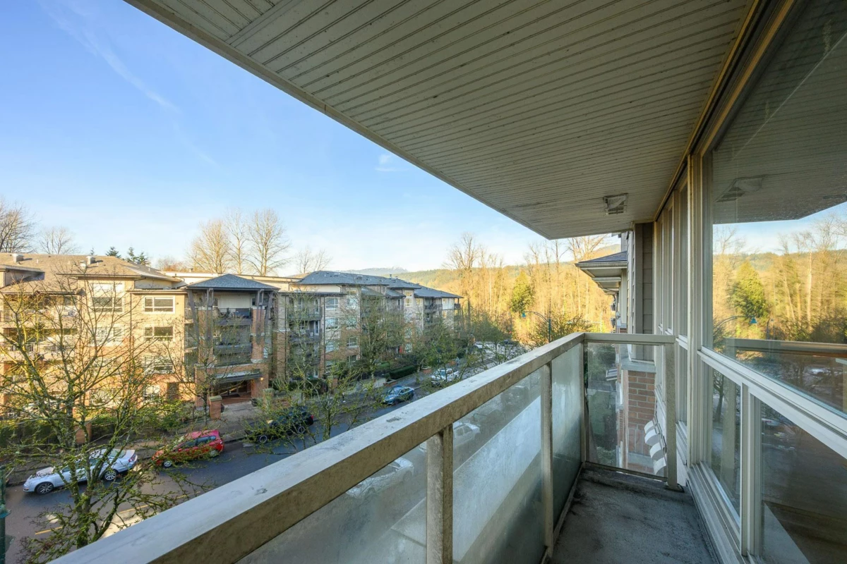 Entry Foyer Photo of 419 801 Klahanie Drive, Port Moody, BC