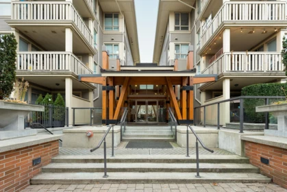 419 801 Klahanie Drive, Port Moody, BC, Port Moody — 2 bed apartment/condo for sale