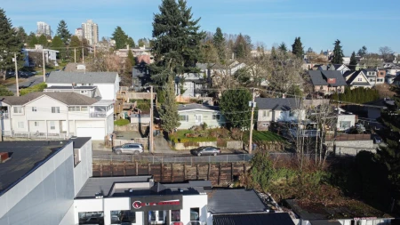 Outdoor Deck Photo of 333 Louellen Street, New Westminster, BC