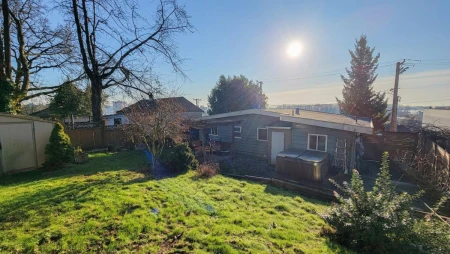 Outdoor Patio Photo of 333 Louellen Street, New Westminster, BC
