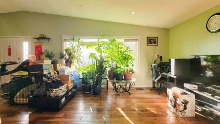 Pantry Photo of 333 Louellen Street, New Westminster, BC