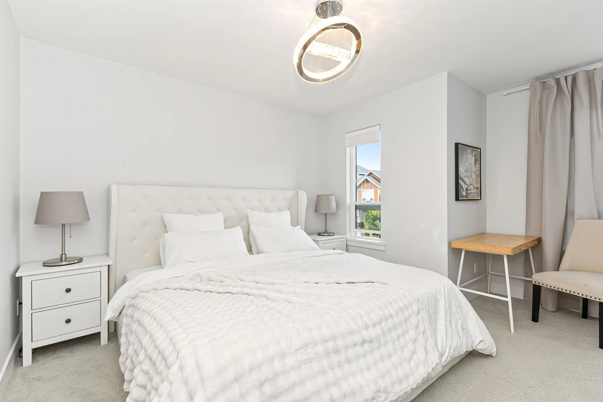 Guest Bathroom Photo of 20425 78 Avenue, Langley, BC