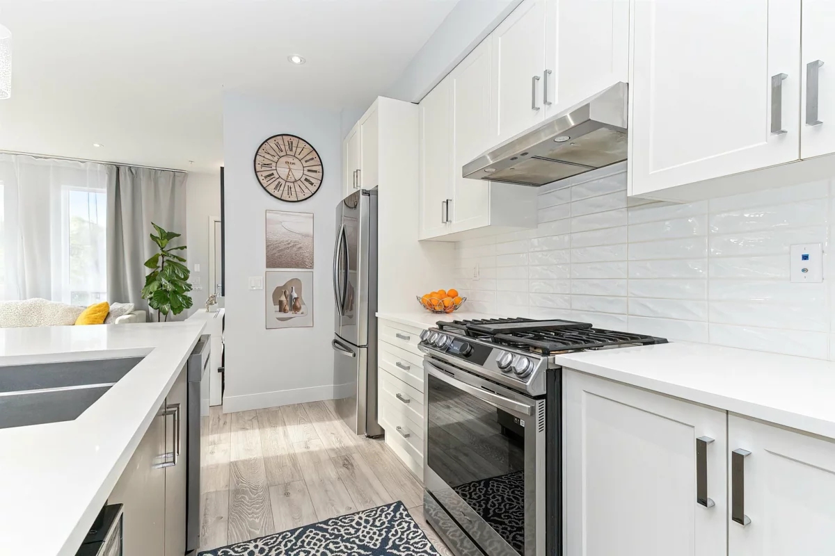 Kitchen Island Photo of 20425 78 Avenue, Langley, BC