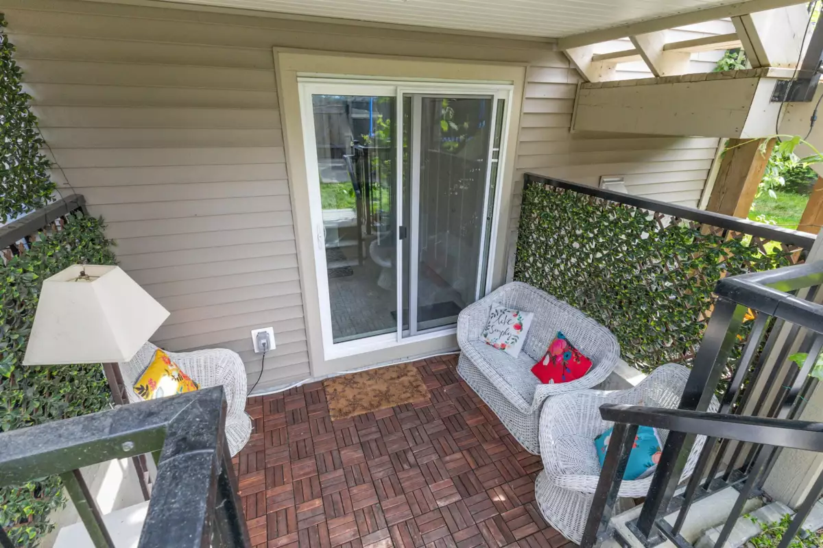 Swimming Pool Photo of 20425 78 Avenue, Langley, BC