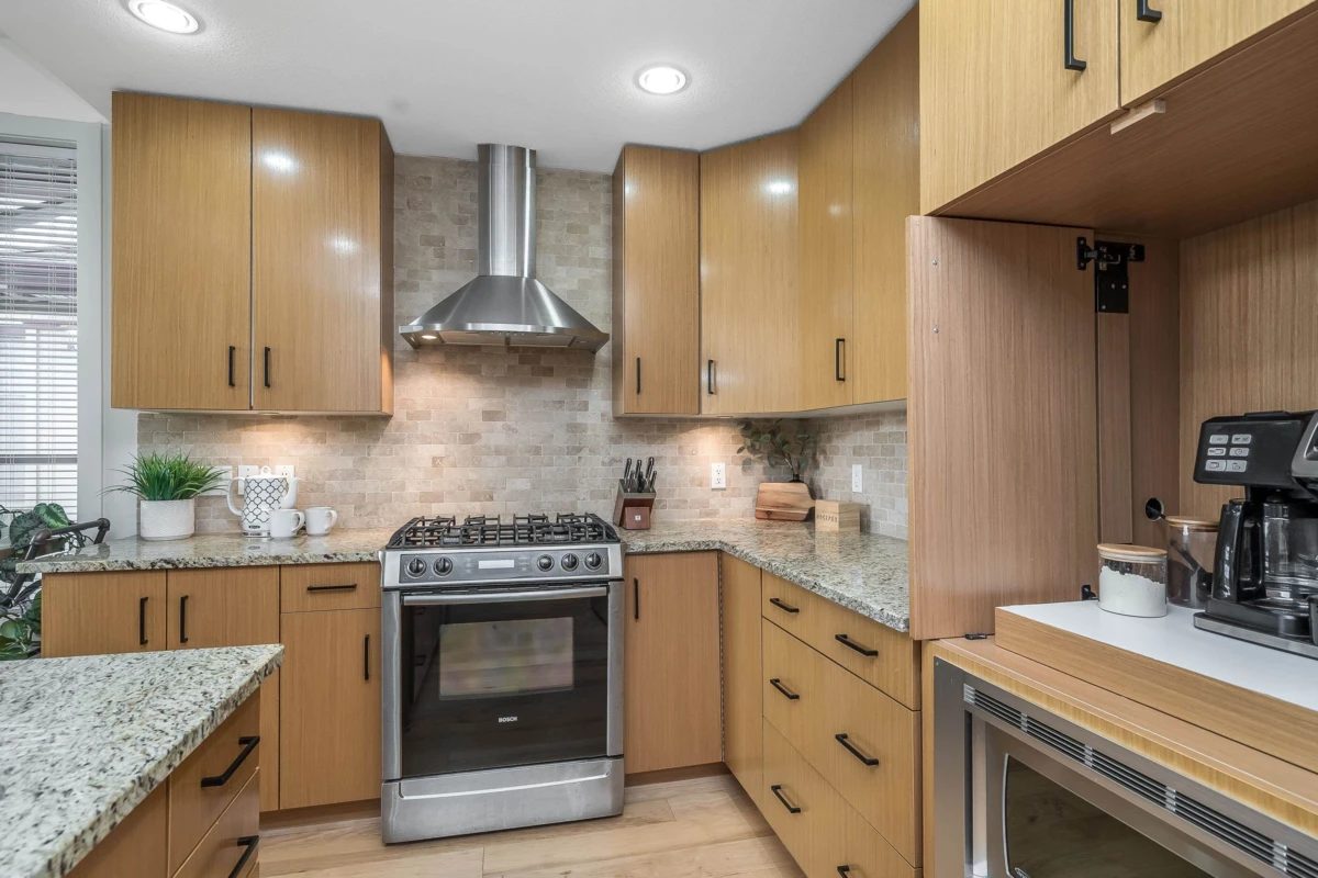 Dining Area Photo of 306 16483 64 Avenue, Surrey, BC