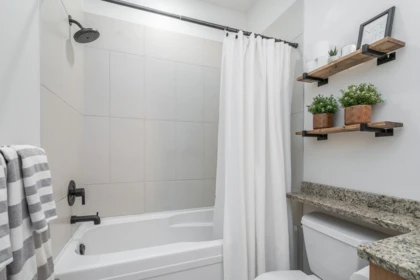 Entry Foyer Photo of 306 16483 64 Avenue, Surrey, BC