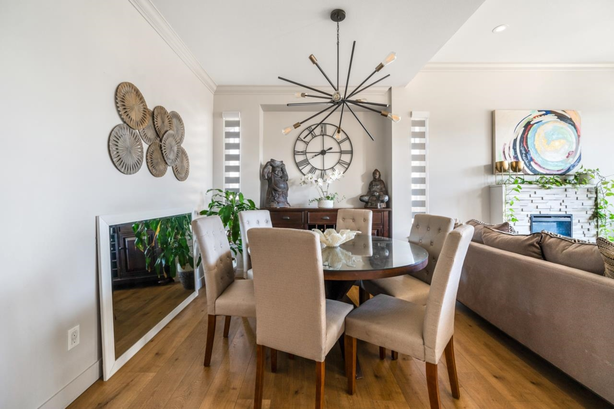 Kitchen Island Photo of 6143 150b Street, Surrey, BC