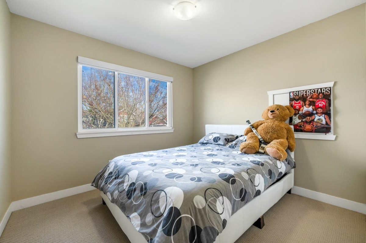 Powder Room Photo of 6143 150b Street, Surrey, BC