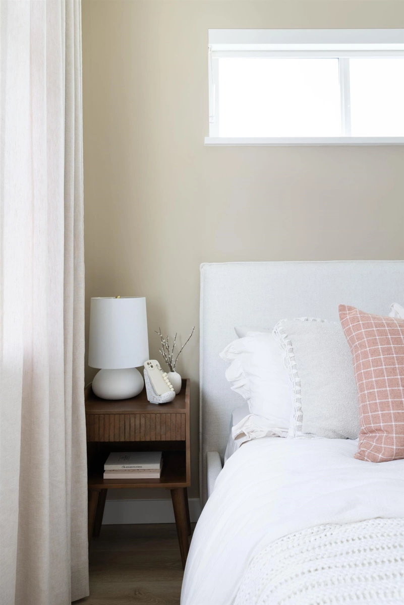 Basement Recreation Room Photo of 3 2150 Rindall Avenue, Port Coquitlam, BC