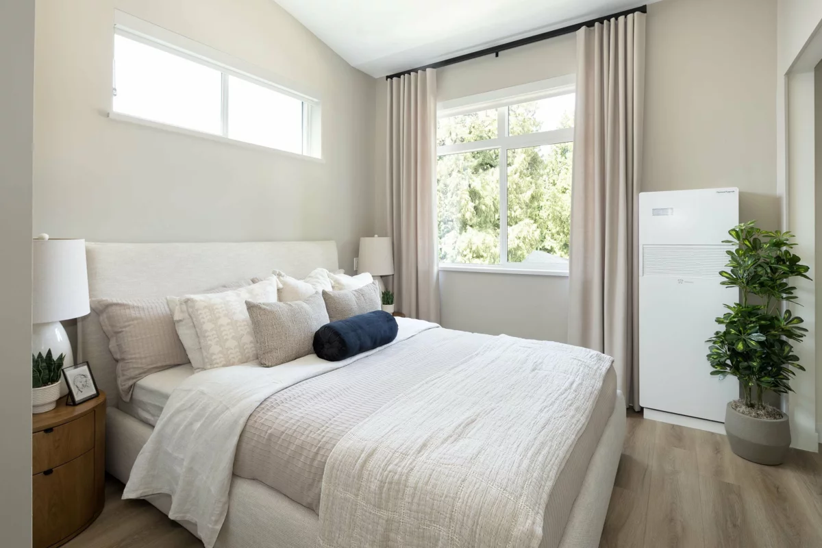 Bedroom 4 Photo of 3 2150 Rindall Avenue, Port Coquitlam, BC