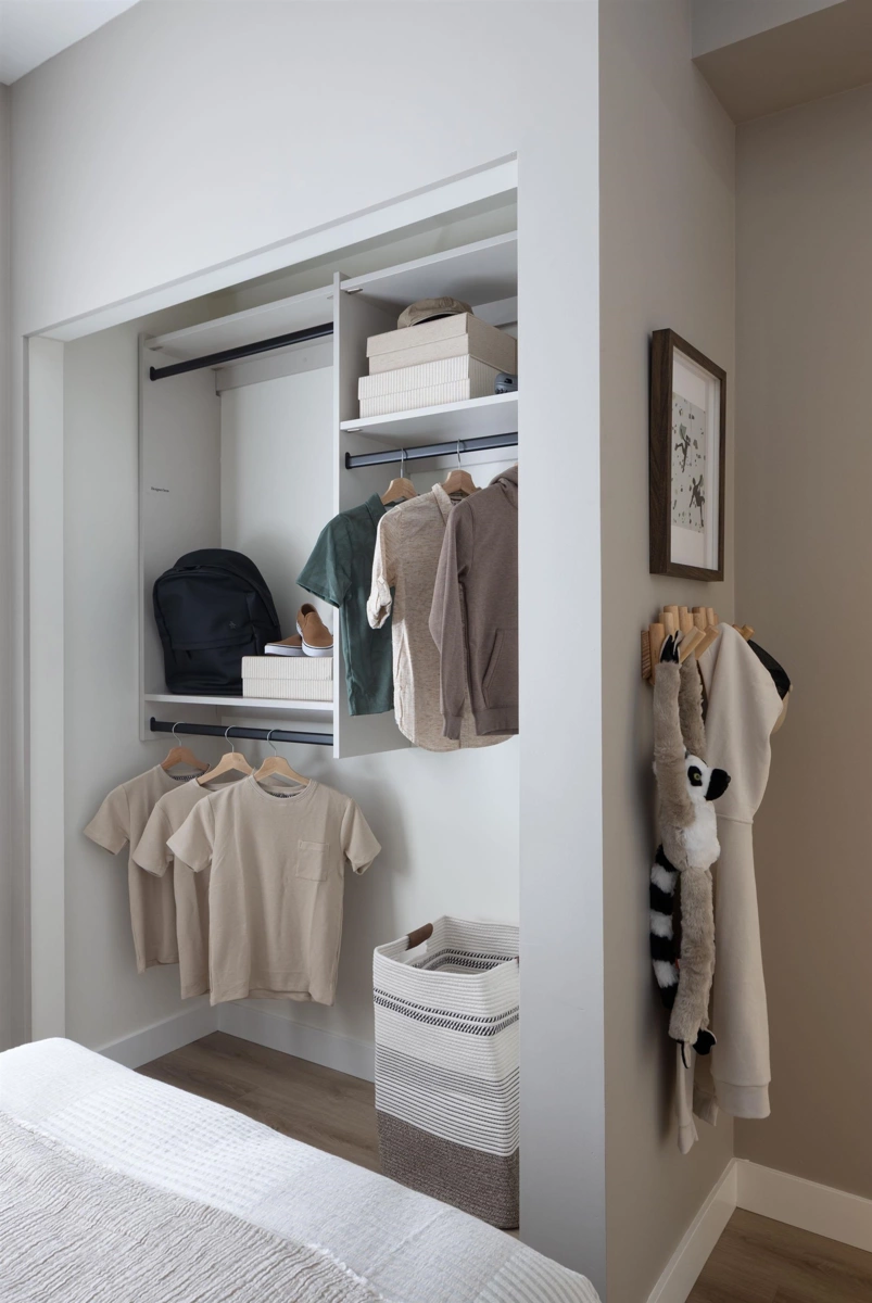 Entry Foyer Photo of 3 2150 Rindall Avenue, Port Coquitlam, BC