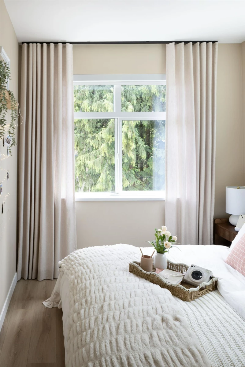 Guest Bathroom Photo of 3 2150 Rindall Avenue, Port Coquitlam, BC