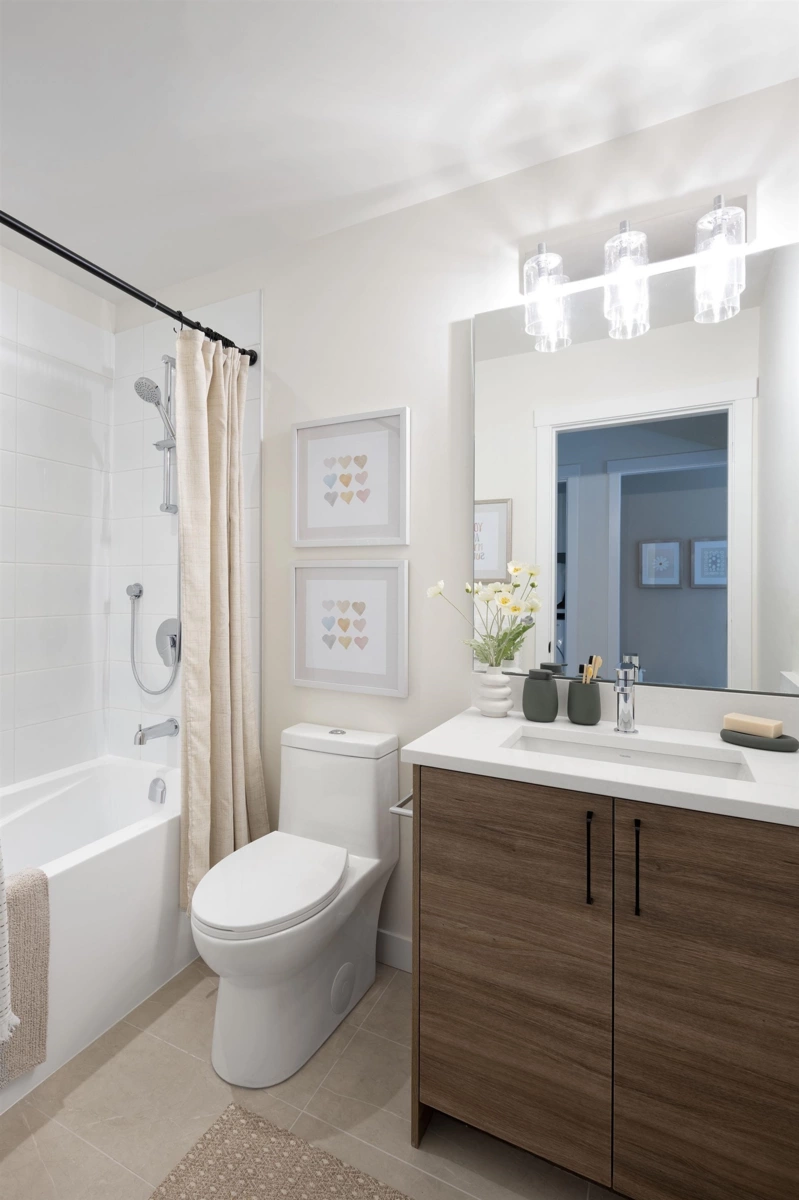 Hallway Photo of 3 2150 Rindall Avenue, Port Coquitlam, BC