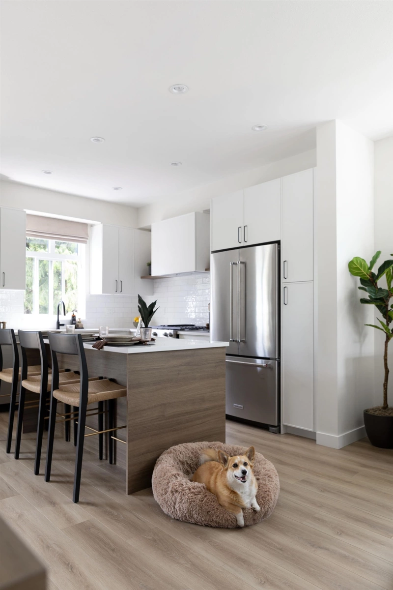 Primary Bathroom Photo of 3 2150 Rindall Avenue, Port Coquitlam, BC