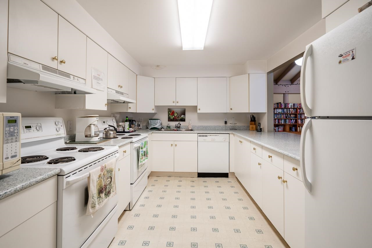 Aerial View of 100 15875 20th Avenue, Surrey, BC