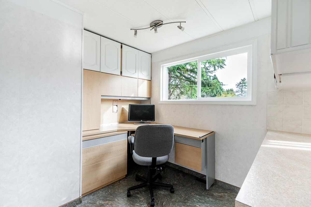 Bedroom 4 Photo of 100 15875 20th Avenue, Surrey, BC