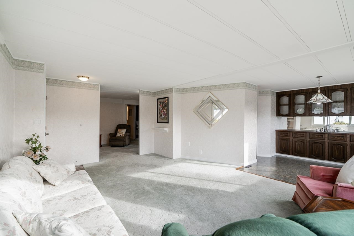 Breakfast Nook Photo of 100 15875 20th Avenue, Surrey, BC