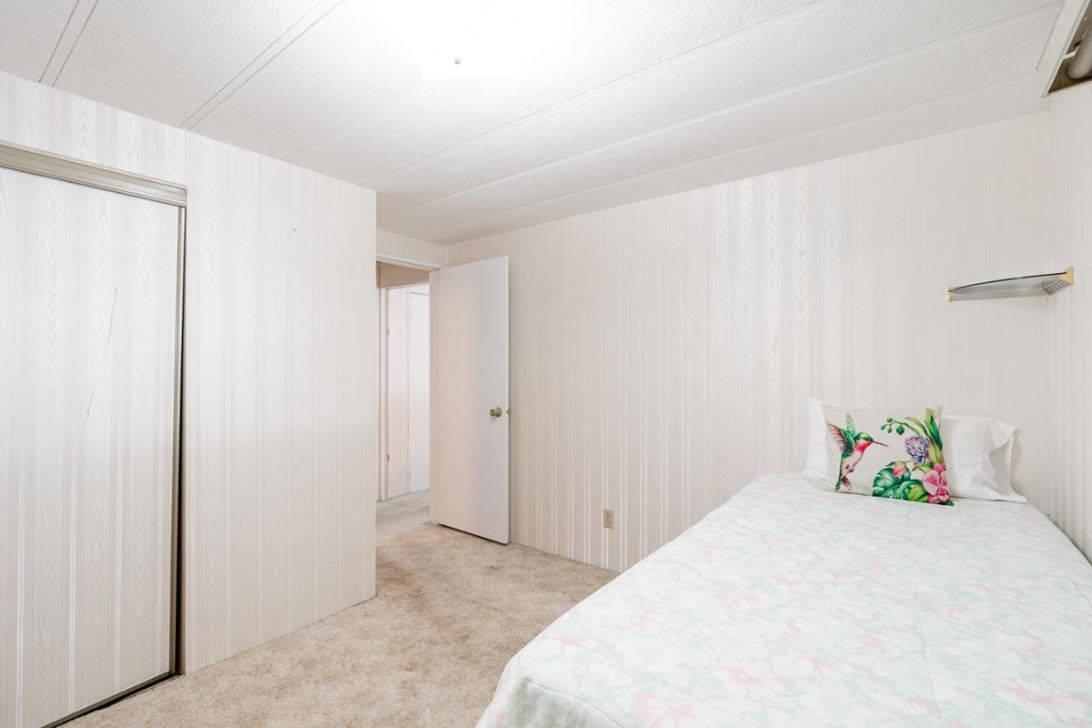 Entry Foyer Photo of 100 15875 20th Avenue, Surrey, BC