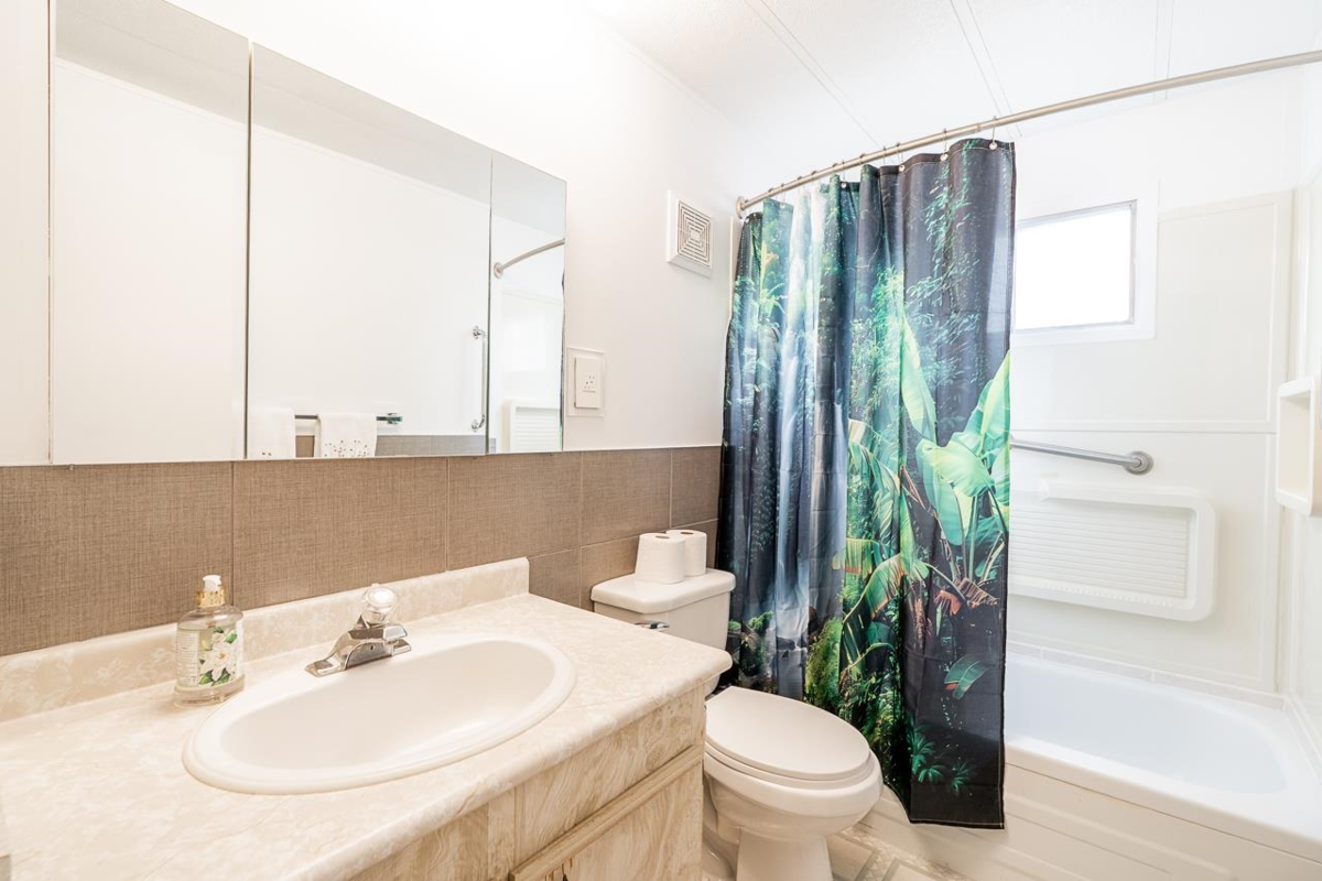 Hallway Photo of 100 15875 20th Avenue, Surrey, BC